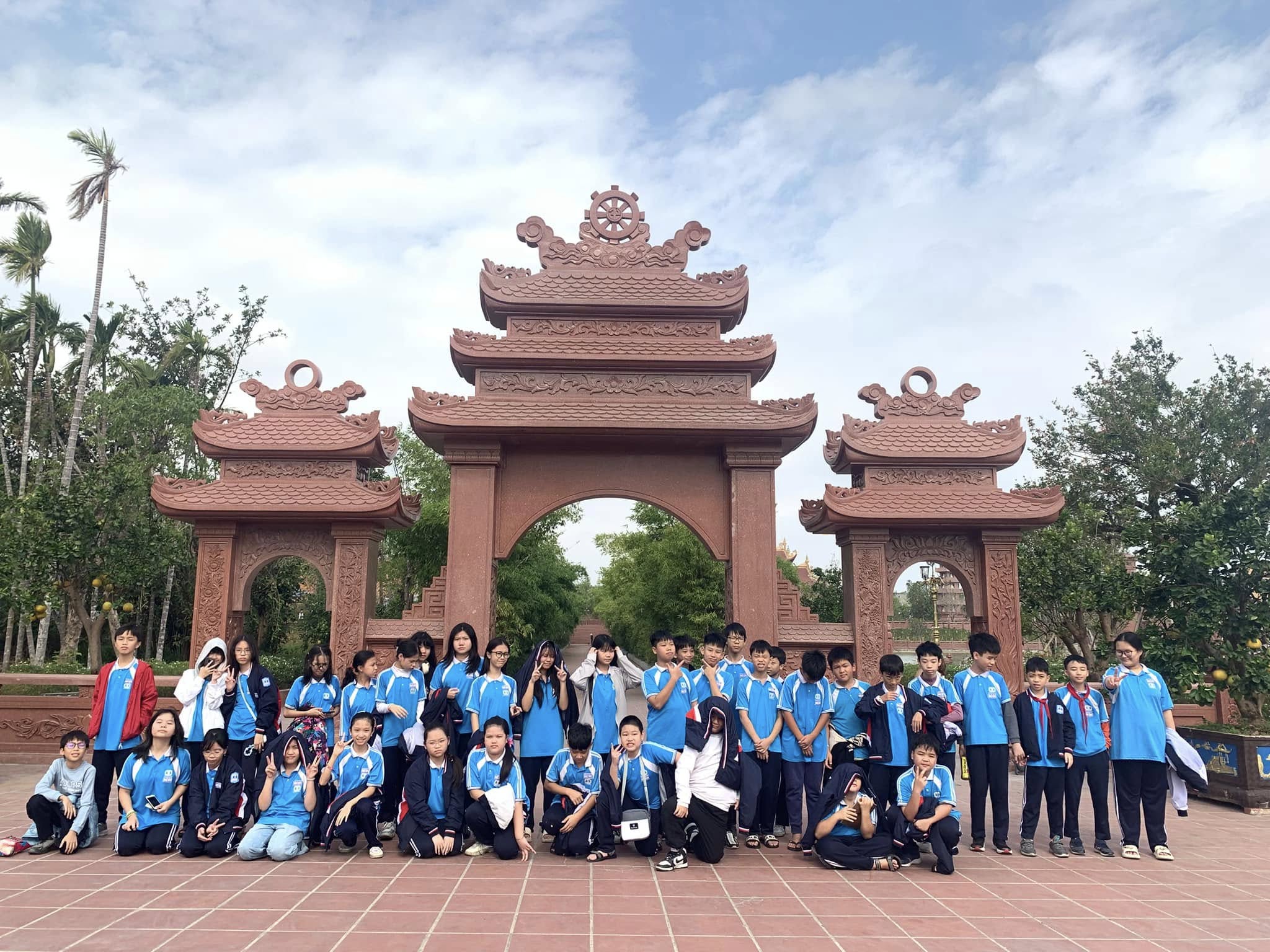 484851414 1799597660882000 4752857833268728217 N